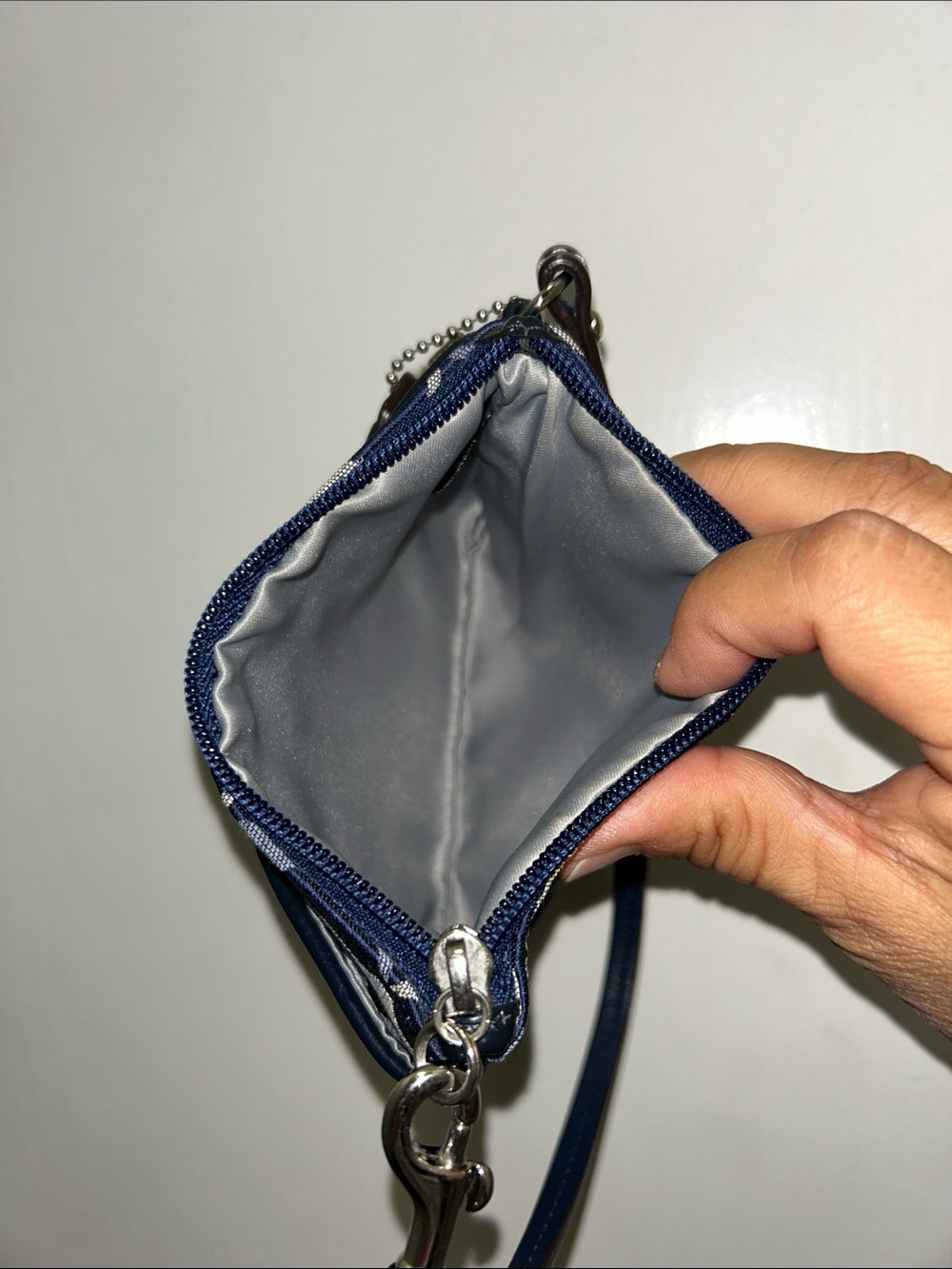 EUC / LIKE NEW Coach Signature Wristlet - blue with Black leather - clean - Picture 7 of 10